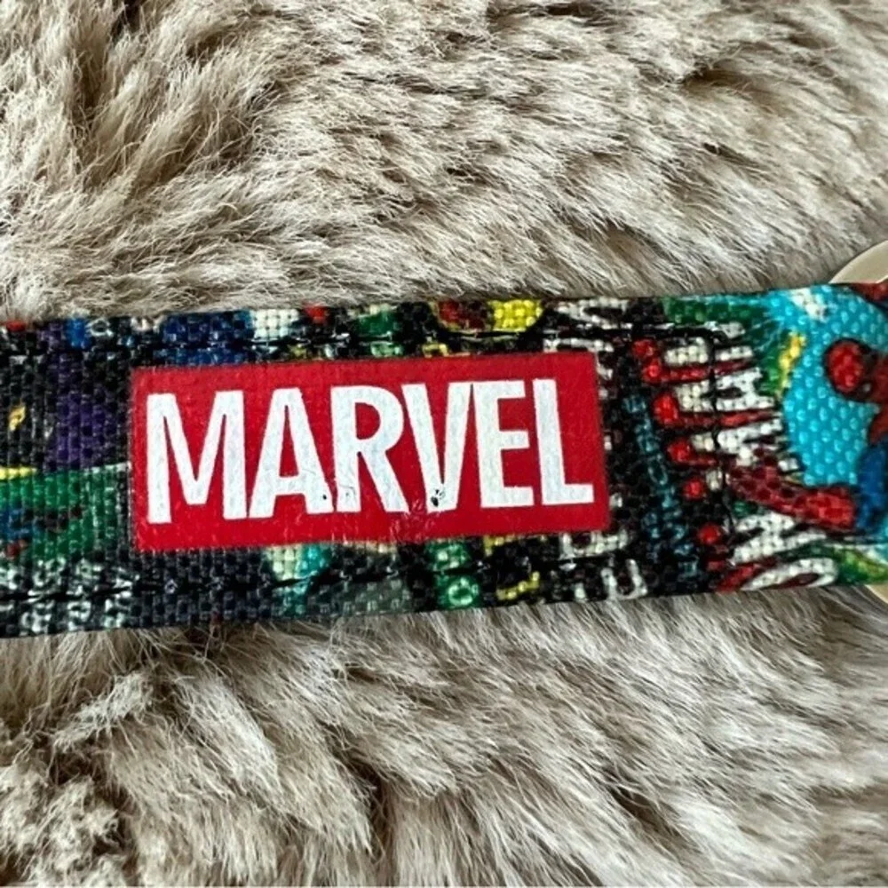 NWOT Marvel Comics Print Key Fob Keychain Fabric Strap Silver Tone Unisex